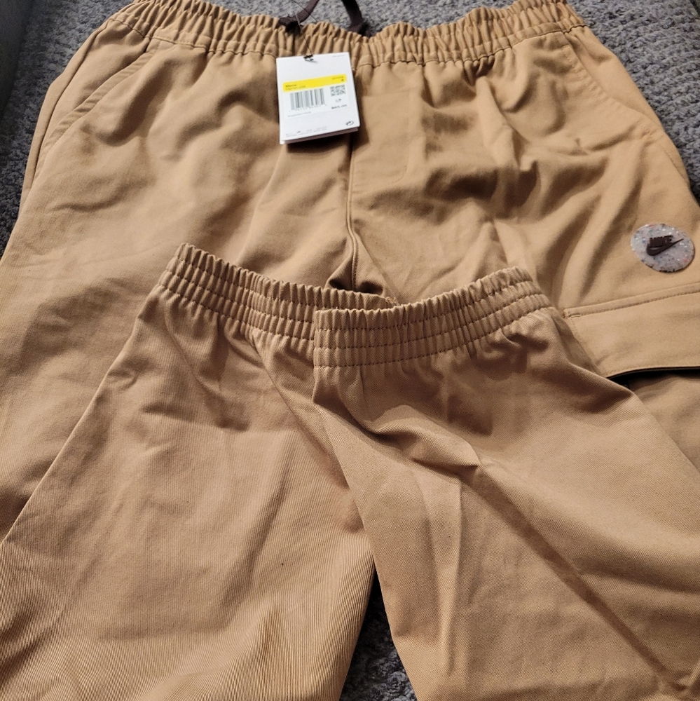 Mens Nike dri fit beige cargo jogger pants